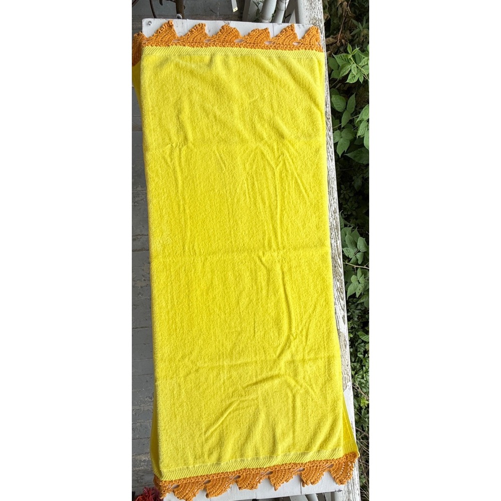 Vintage Tastemaker Yellow Bath Towel Orange Crochet Trim Retro MCM Cotton Blend